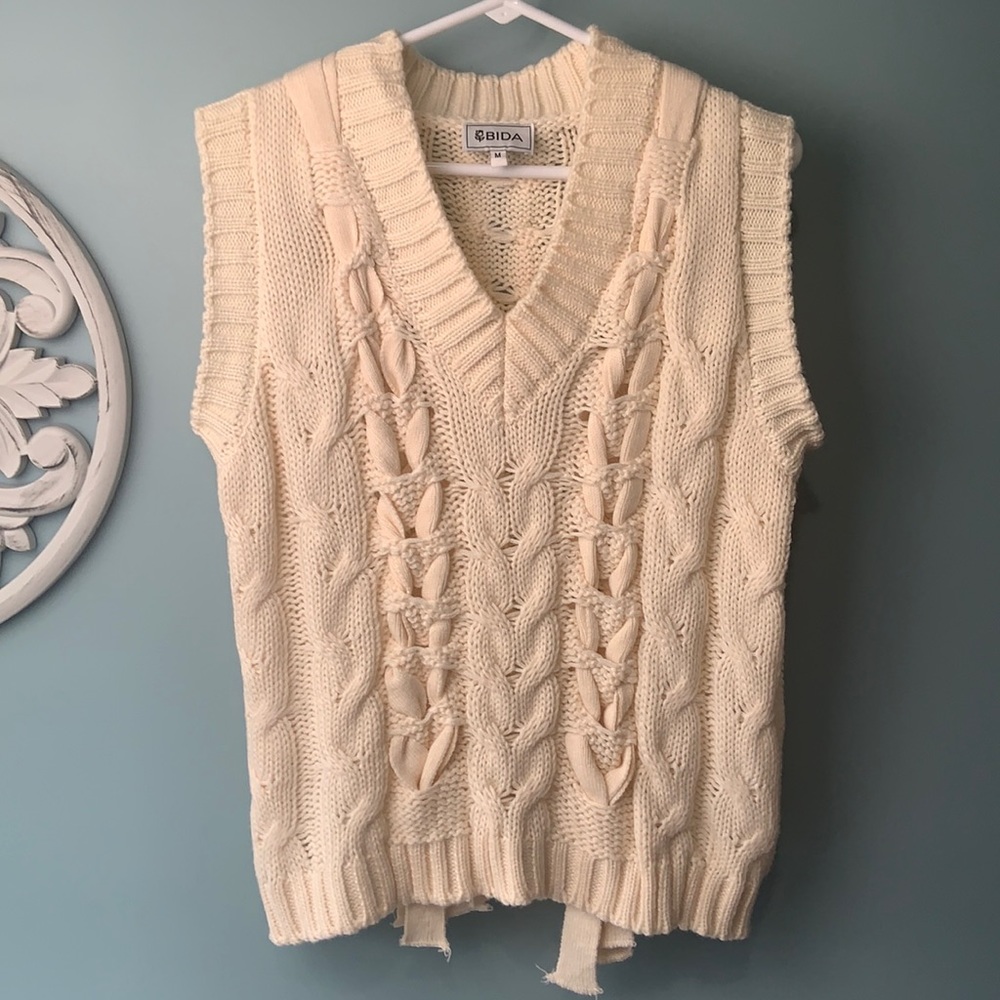 Sweater vest